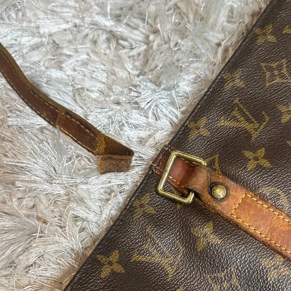 Pre-Loved Authentic. LV Luxury Brown Monogram Tote Bag - Picture 6 of 16